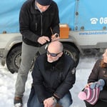 Bei diesem Herrn war es schwierig, eine geeignete Haarsträhne zu finden ...