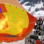 Man muss gut aufpassen, dass das Feuer nicht den Stoff beschädigt ...