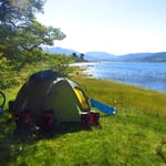 Wir dürfen auf privatem Grund campieren. Wunderschön und absolut ruhig!