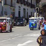 In Huamachuco wimmelt es von diesen kleinen, billigen Taxis. 