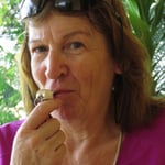 Auf die Trillerpfeife reagieren Hunde irritiert. Zeit für uns, abzuhauen.