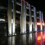 Direkt über dem Casino hatten wir das Zimmer.