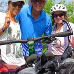 Wir treffen ein französisches Paar auf dem Weg nach Bangkok.