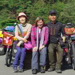 Für einige Zeit begleitet uns ein Fotografen-Ehepaar mit dem Auto. 