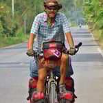 Strassencowboy - bei so wenig Verkehr und bei der Hitze fahren wir mal ohne Helm.