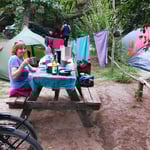 Ferienzeit in Chile. Die Zeltplätze - eigentlich sind es Rummelplätze, auf denen man noch zelten kann (Schlaf kommt zu kurz) - sind vielfach ausgebucht.