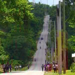 Schulkinder auf dem Heimweg . . .