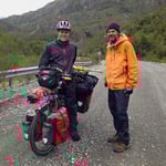 Sebastian ist über den Paso Rio Mayer gefahren. Eine Strecke, die es ebenfalls in sich hat. Unwegsames Gelände, Flüsse ohne Brücken.