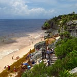 Tulum. Sie lassen sich nicht vom Baden abhalten.