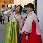 Selbstverliebte Generation im Selfiefieber.