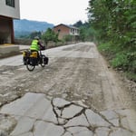 Zum Glück haben wir nur kurze Strecken schlechte Strassen.