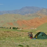 Zelten auf dem Weg zum Taldyk Pass.