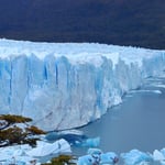 Das Knirschen und Bersten des Eises hört sich unheimlich an.