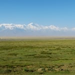 Wir können uns am Panorama kaum satt sehen. Eine der schönsten Strecken der bisherigen Tour.