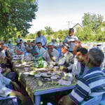 Spontan werden wir zu einer Hochzeitsfeier eingeladen.