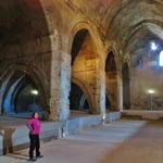 Die Räume beeindrucken durch ihre Grösse. Hier ruhten Kaufleute und Tiere aus.