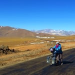 Die Chilenen bauen die Strasse bis zur Grenze komplett neu.