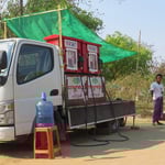 Witzig: mobile Tankstelle, vor allem für die Mopeds.