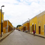 Die Häuser in der Innenstadt von Izamal sind alle gelb gestrichen.