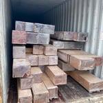 クルイン（アピトン）フリッチ　コンテナ積風景