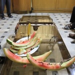 Eine ganze Melone gefraemslet!