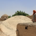 Ueber den Lehmdaechern von Esfahan