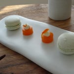 macaron de verveine, gelée à la tomate