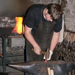 Martin mein größter Sohn im Schmiedeelement