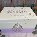 Personalisierte Erinnerungskiste aus Holz zur Geburt