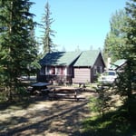 unsere Cabin in Jasper, BC, direkt am Wasser