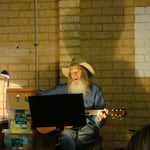 urchiger australischer Country-Sänger namens Buzzer