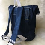 Upcycling aus einer alten Jeans. Der Rucksack ist praktisch und bequem.