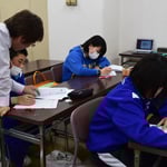 集中の切れることの無いように、声かけをしてリラックスさせます。