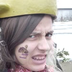 blankes Entzücken, wenn der Papa-razzi-gnom in der Nähe ist