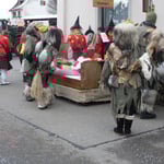 Warten und dem kalten Seewind trotzen....