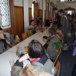 Der einsame Musikcowboy mit seinen Mädels riss im Schlaftablettentakt alle Hintern von den Stühlen....