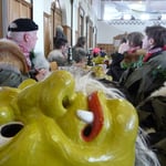 Gnomen zeigen auch in der Festhalle ihre Zähne