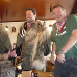 dies wurde erst möglich, nachdem zwei Gnomen mit dem Gwändli halfen