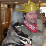 er ist immer noch schockiert, dass er auf einen Gnomen am Boden getreten ist