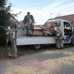 .... denn die Umzugsutensilien wollen verladen, gesichert und transportiert sein