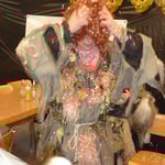 Bei roten Haaren ist klar, dass wir nur rote Konfetti nehmen...