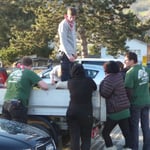 Einer arbeitet und der Rest schaut zu