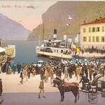 La banda di Riva suona per l'arrivo del battello. Primi del 1900