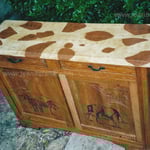 petit meuble avec imitation peau de giraffe