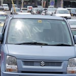 通常の通常の視野／晴天のショッピングセンターにて