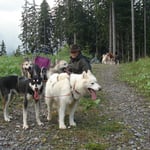 Ich bin schon ein grosser Bub und laufe neben Sila in Lead!