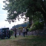 Die Slackline ist gespannt, wer will als Erster?!