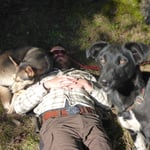 Fjäll und Elias machen ein Mittagsnickerchen