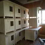 Die Hütten sind fertig und warten noch auf den Anstrich!