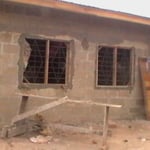 Die noch im Bau befindliche Kindertagesstätte von vorne